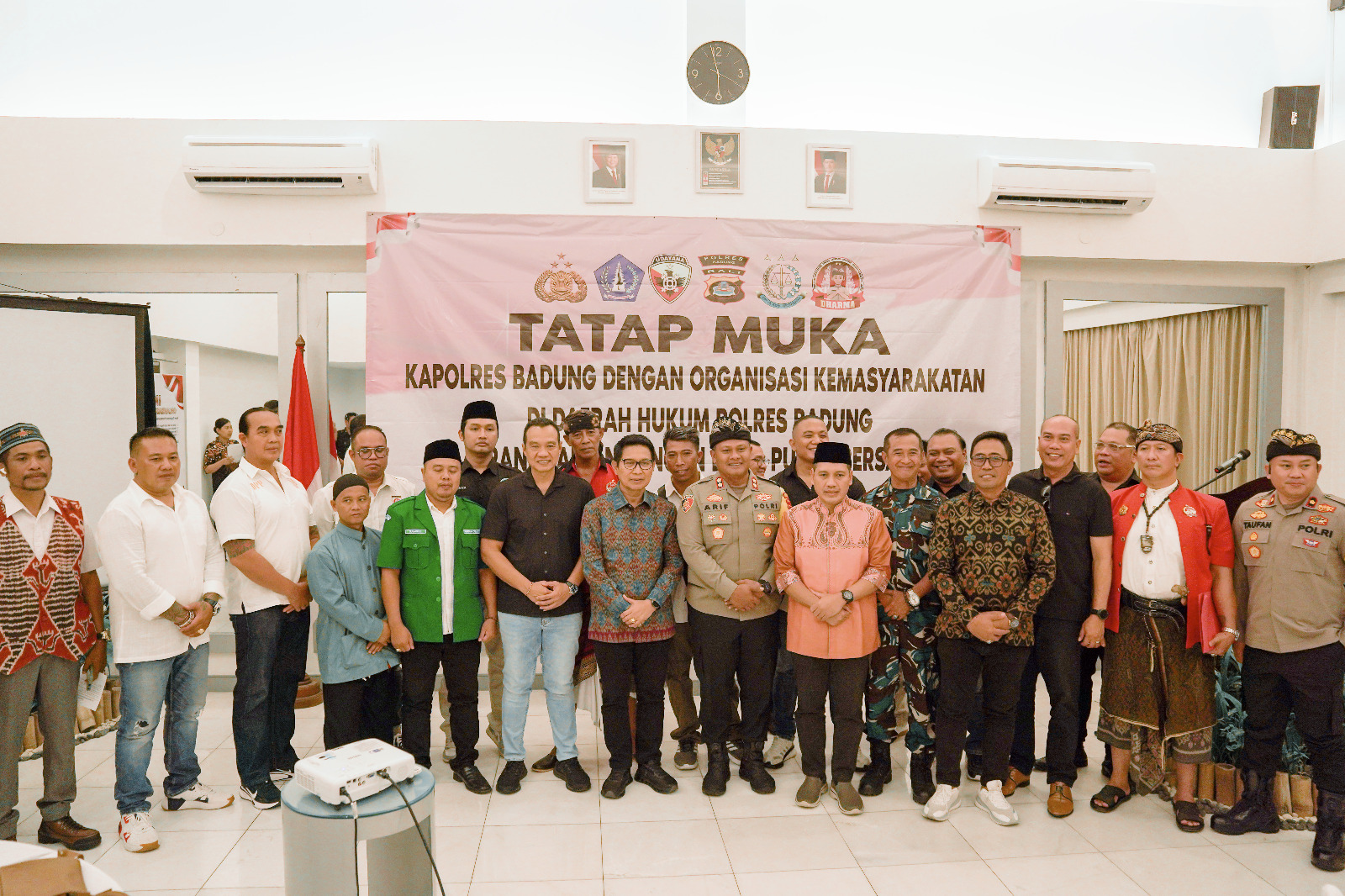 Foto/Ist Bupati Badung I Wayan Adi Arnawa menghadiri acara tatap muka Kapolres Badung dengan Organisasi Masyarakat yang dirangkaikan dengan buka puasa bersama di LV 8 Resort Hotel, Tibubeneng, Kuta Utara, Senin (24/3).