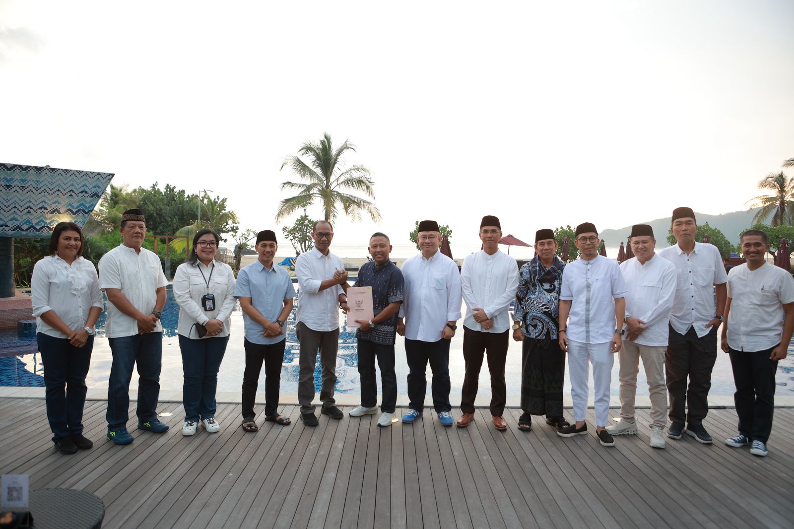 Foto/Ist ITDC secara resmi menerima 12 Sertifikat Hak Pengelolaan Lahan (HPL) dari Kantor Pertanahan (Kantah) Lombok Tengah