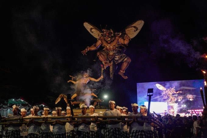 Foto/Ist Bupati Wayan Adi Arnawa dan Wabup Bagus Alit Sucipta membuka secara resmi pagelaran Pekan Kebudayaan Daerah Jantra Tradisi Bali dan Lomba Ogoh-Ogoh Bhandana Bhuhkala Festival 2025 di Area Gedung Balai Budaya Giri Nata Mandala, Puspem Badung, Sabtu (15/3/2025)