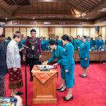 Foto/Ist. PKK: Bupati Wayan Adi Arnawa menghadiri acara Sertijab Ketua TP. PKK Badung sekaligus melantik Pengurus TP. PKK Kabupaten Badung, Ketua Tim Pembina Posyandu serta Ketua Dekranasda di Ruang Madya Gosana Lantai III Gedung DPRD Kabupaten Badung.