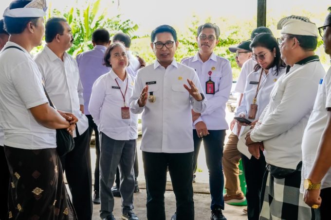 TPS3R Bupati Wayan Adi Arnawa memantau 3 (tiga) TPS3R di wilayah Pecatu, Tanjung Benoa, dan TPS Kedonganan, Kuta Selatan dan Kuta, Rabu (262).
