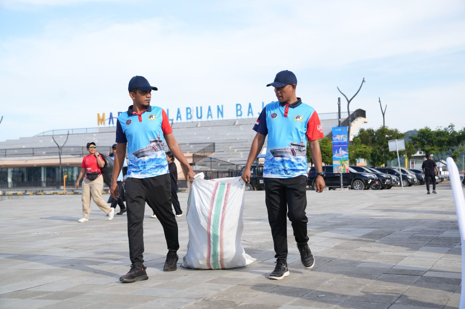Foto/Ist Labuan Bajo: Kementerian Pariwisata berkolaborasi dengan Pemerintah Kabupaten Manggarai Barat dan PT Pengembangn Pariwisata Indonesia (ITDC) menggulirkan "Gerakan Wisata Bersih (GWB)" di Labuan Bajo