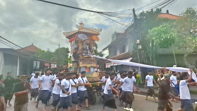Foto/Ist Ngaben Massal: Puncak Ngaben Massal Desa Adat Pecatu yang disambut antusias krama..
