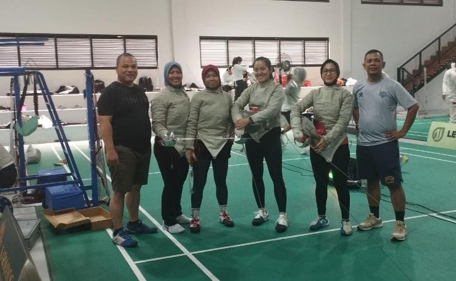 Foto/Ist Atlet Putri: Atlet Sabel Putri yang siap tampil di Kejuaran Anggar Asia 2025 di Nusa Dua.