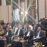 Foto/Ist EV: Kadia Perhubungan Propinsi Bali, I Gde Wayan Samsi Gunarta (paling kiri) saat mendampingi Ketua Umum Periklindo Jenderal TNI (Purn) Dr. Moeldoko dan udangan lainnya sebelum pembukaan PEVC 2025".