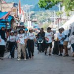 Foto/Ist Parade: Parade Clean Up menyusuri area Balige.
