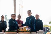 Foto Istimewa Tumpeng: Pemotongan tumpeng menandai dimulainya peremajaan kawasan The Nusa Dua.