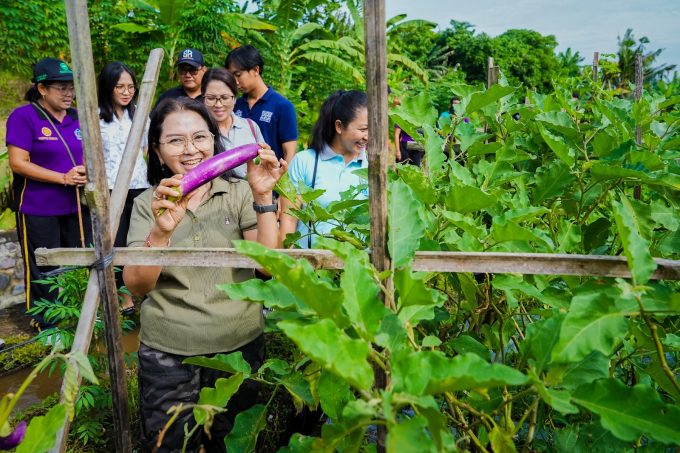 Foto/ Ist Ketua TP. PKK Kabupaten Badung, Nyonya Rasniathi Adi Arnawa, menggelar kegiatan Temu Wirasa bersama pengurus dan anggota PKK serta kader Posyandu se-Desa Darmasaba, Sabtu (17/1).