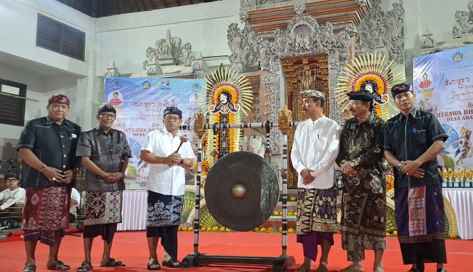 Foto Istimewa Pembukaan Bulan Bahasa Bali ke-8 dan Utsawa Dharma Githa tahun 2026 di Desa Adat Pecatu berlangsung meriah dan penuh semangat.