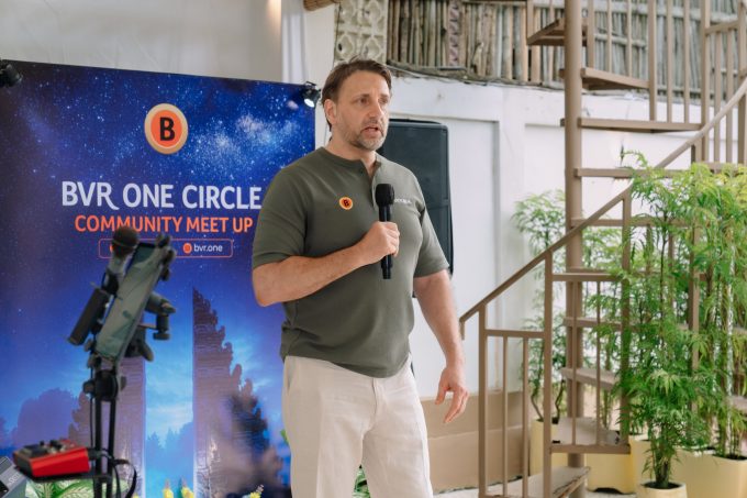 Foto/Ist. BVR ONE saat meluncurkan BVR ONE Circle Community Meet Up perdana di Bali Coffee Club Canggu.