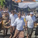 Foto2 Istimewa Antusias: Warga Banjar Teba Jimbaran sangat antusias mengikuti prosesi Siat Yeh yang digekar saat Ngembak Geni Nyepi.