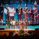 Foto Istimewa Duta Pariwisata: Bupati Wayan Adi Arnawa bersama Nyonya Rasniathi Adi Arnawa saat hadir di Malam puncak Grand Final Pemilihan Duta Pariwisata Jegeg Bagus Badung 2026.