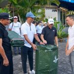 Foto Istimewa Bag Komposter: Penyeragan Bag Komposter kepada 3 kelurahan di Kutsel oleh Sekda Badung