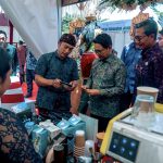 Foto Istimewa Bupati Wayan Adi Arnawa saat menghadiri dan menerima Sertifikat HKI di Kabupaten Klungkung, Rabu (1/4/).  