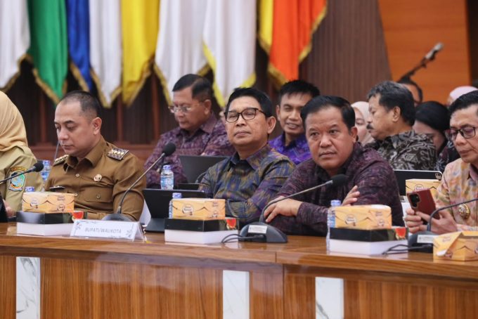 Foto Istimewa Bansos: Bupati Badung I Wayan Adi Arnawa mengikuti Rapat Koordinasi Monitoring Perluasan Piloting Digitalisasi Bantuan Sosial di Kementerian Dalam Negeri, Jakarta Pusat, Selasa (30/6).