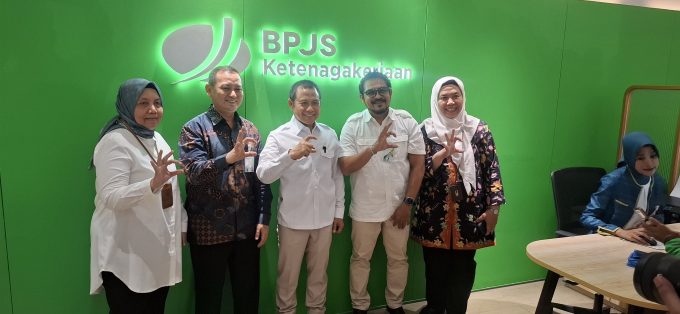 Foto Istimewa BPJS: Menteri Koordinator Bidang Pemberdayaan Masyarakat (Menko PM) Muhaimin Iskandar saat meninjau pelayanan BPJS Ketenagakerjaan Kantor Cabang Bali Denpasar, Rabu (8/7/2026).