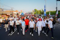 Foto Istimewa Bupati: Bupati Wayan Adi Arnawa saat menghadiri Badung First Car Free Day di sepanjang Jalan Teuku Umar Barat, Kelurahan Kerobokan Kelod, Kecamatan Kuta Utara, Badung, Minggu (30/8).