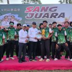 Foto Istimewa Kriket Piala Bupati: Suasana penutupan dan penyerahan hadiah turnamen kriket Piala Bupati Badung di lapangan Kriket Unud, Jimbatan.