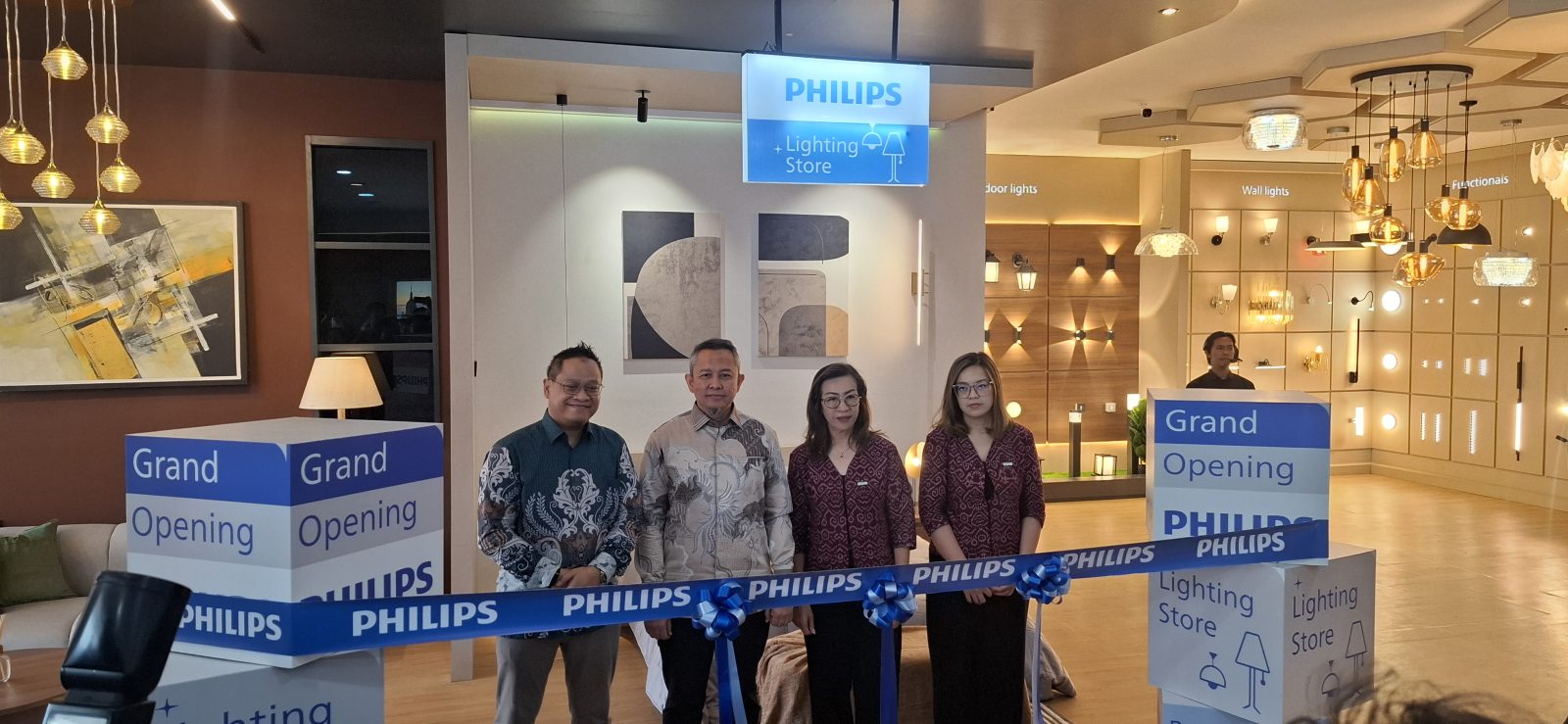 Foto Istimewa PhilipsPembukaan Philips Lighting Store di ATIKA Denpasar